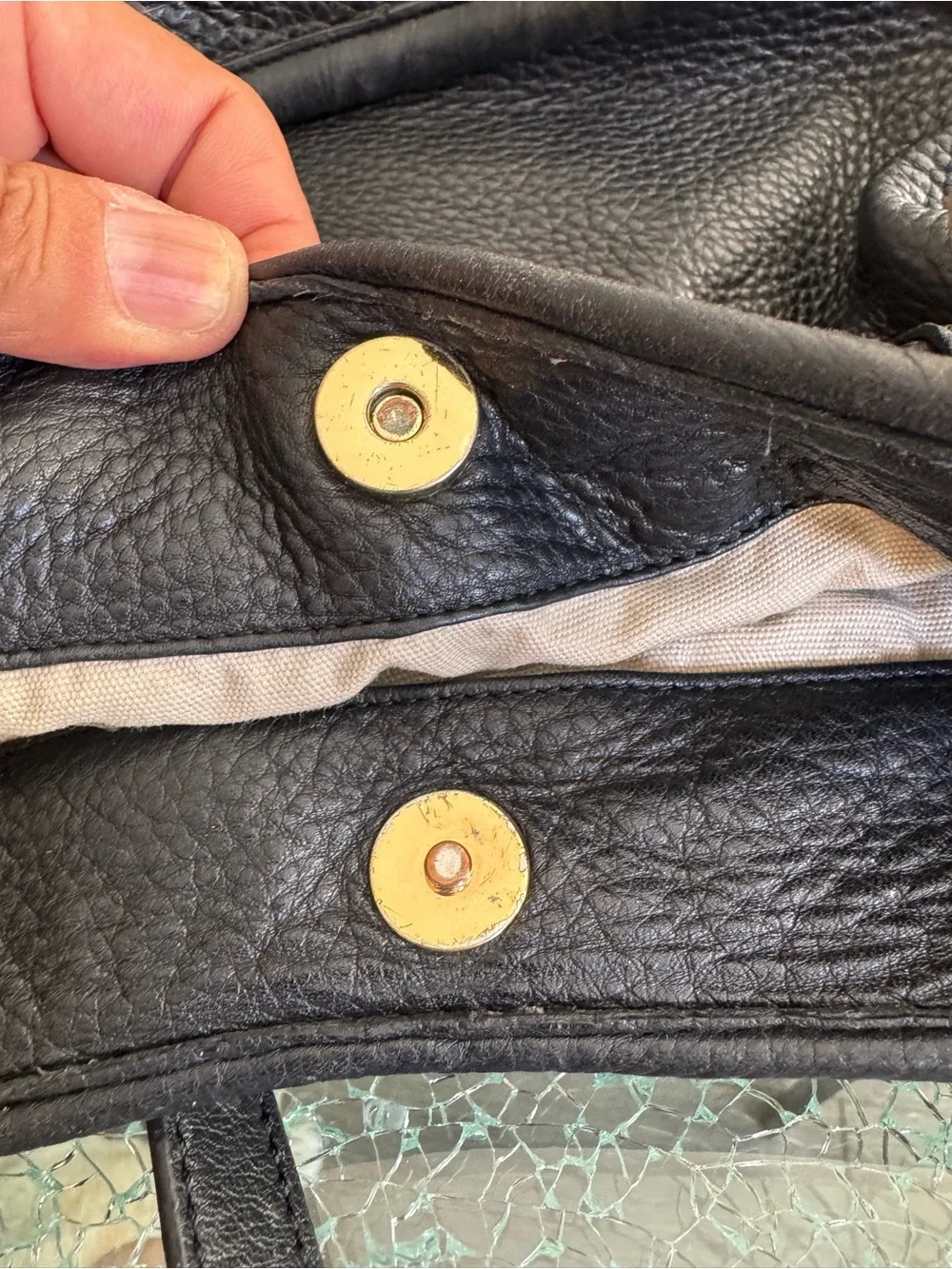 Tory Burch Black Leather Shoulder handbag with Gold Logo